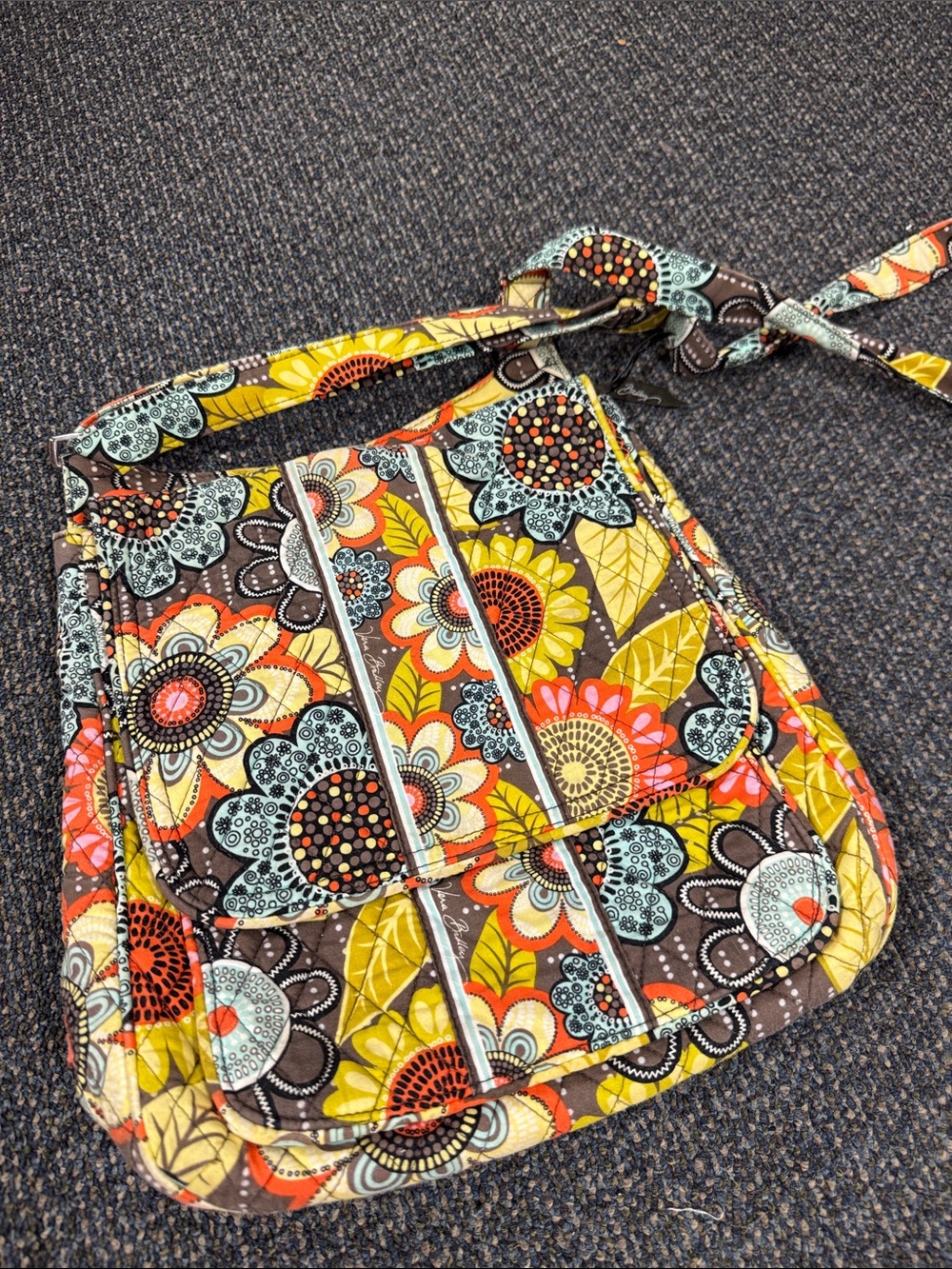 Vera Bradley messenger bag // 100510